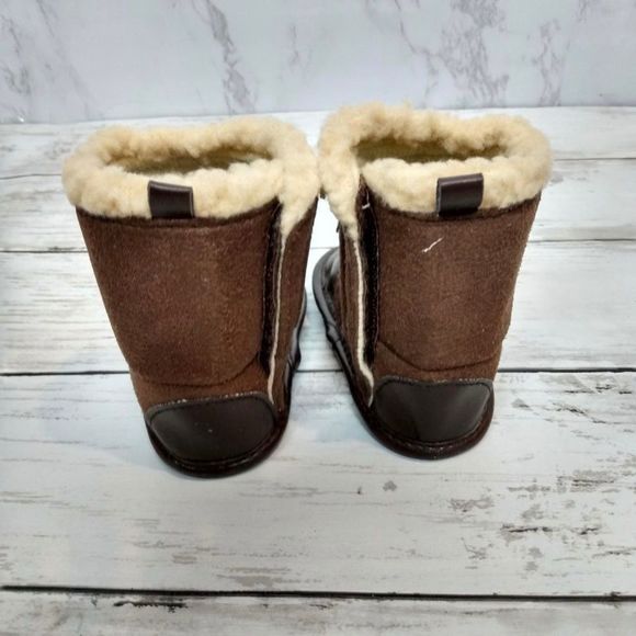 $ Little Me Baby Booties Boots Brown Fur Lined Unisex Boy Girl Size 2 3 Boot - Picture 4 of 10